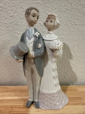Lladro Ceramic Bride and Groom